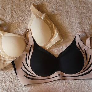 Elegant Black and Cream Wireless Bra Set